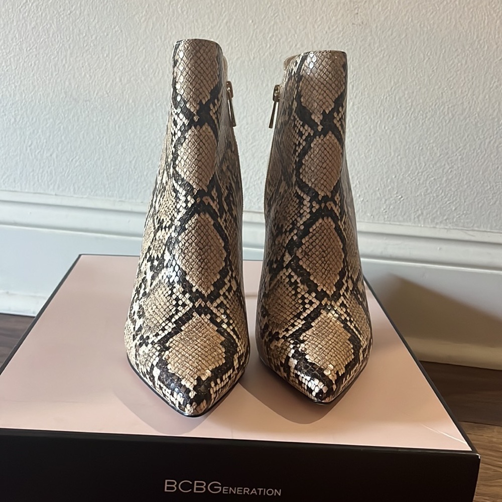 NWT BCBG Generation Haffi Snakeskin Embossed Gold Ankle Heel Bootie